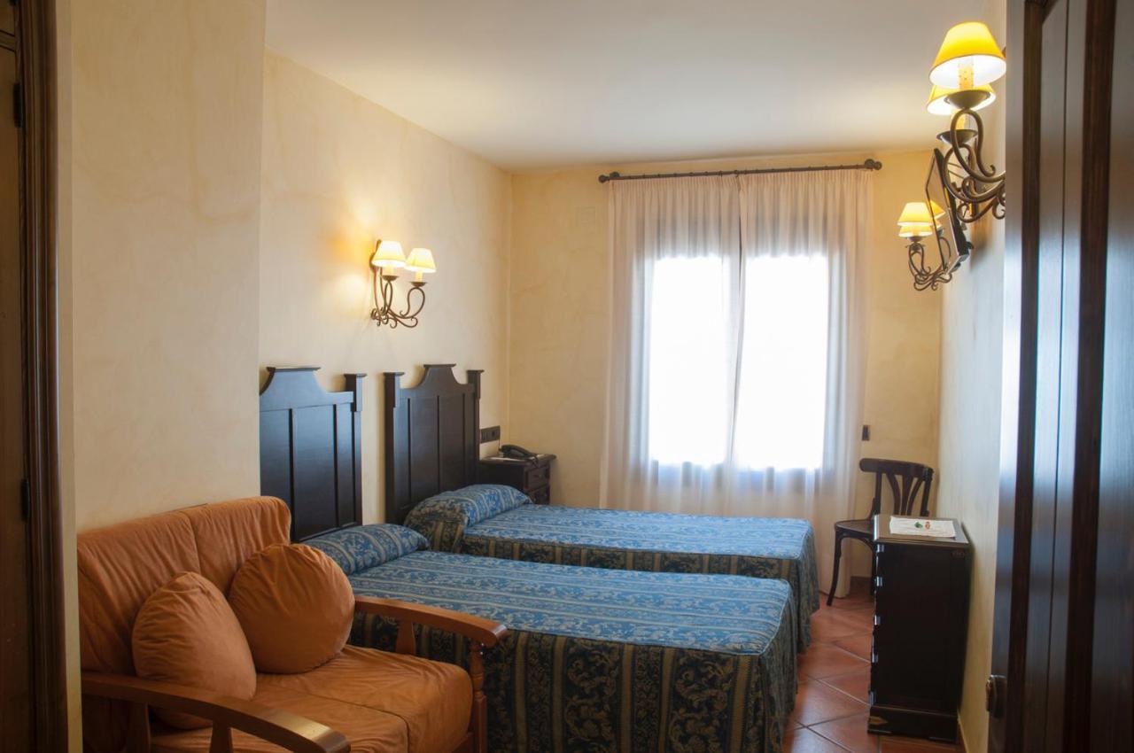 פסטרנה Hostal Rural Los Telares מראה חיצוני תמונה