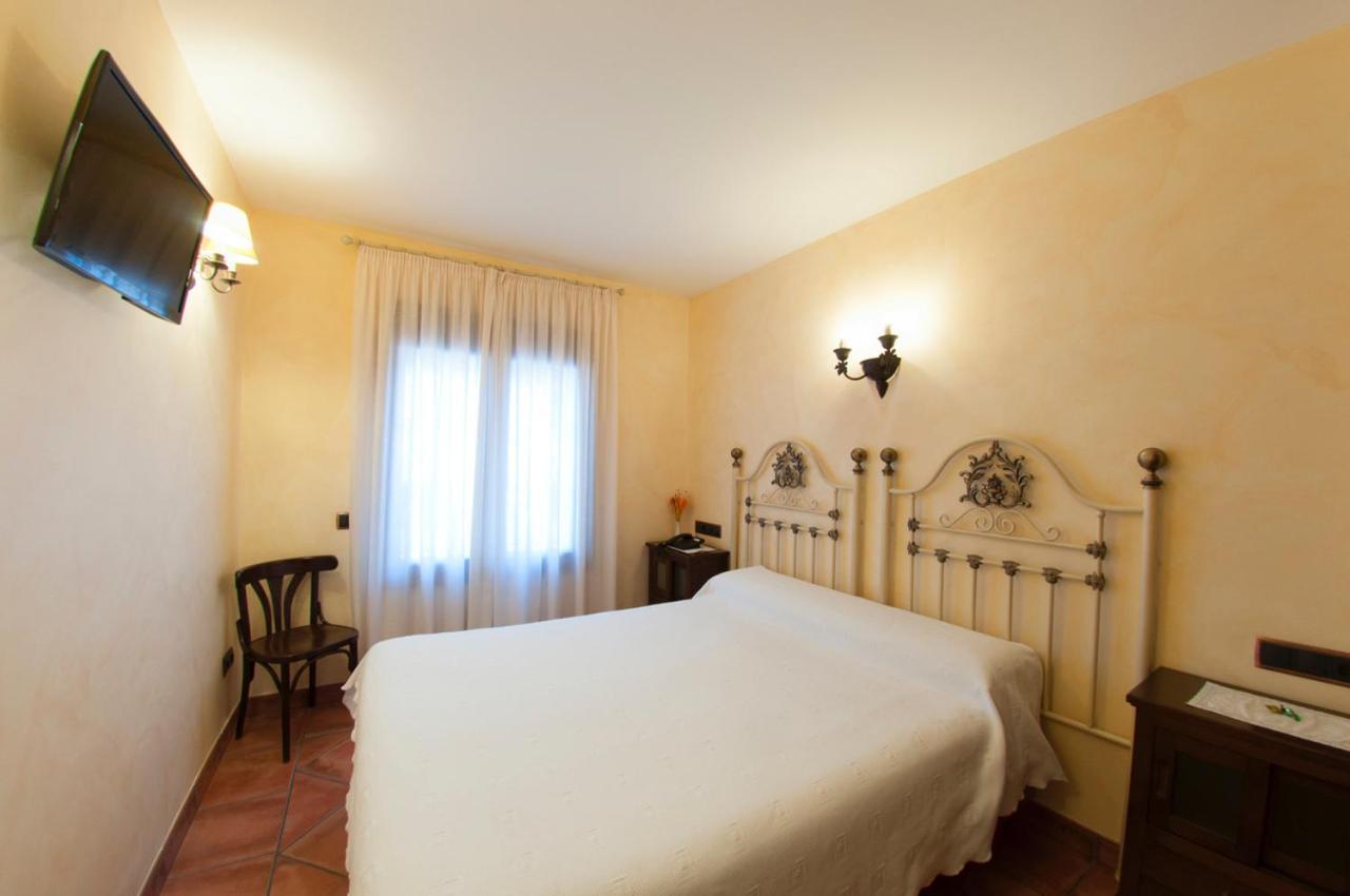 פסטרנה Hostal Rural Los Telares מראה חיצוני תמונה