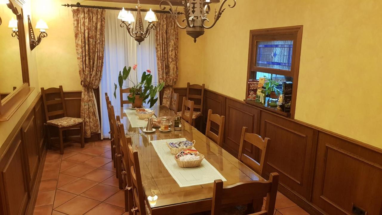 פסטרנה Hostal Rural Los Telares מראה חיצוני תמונה